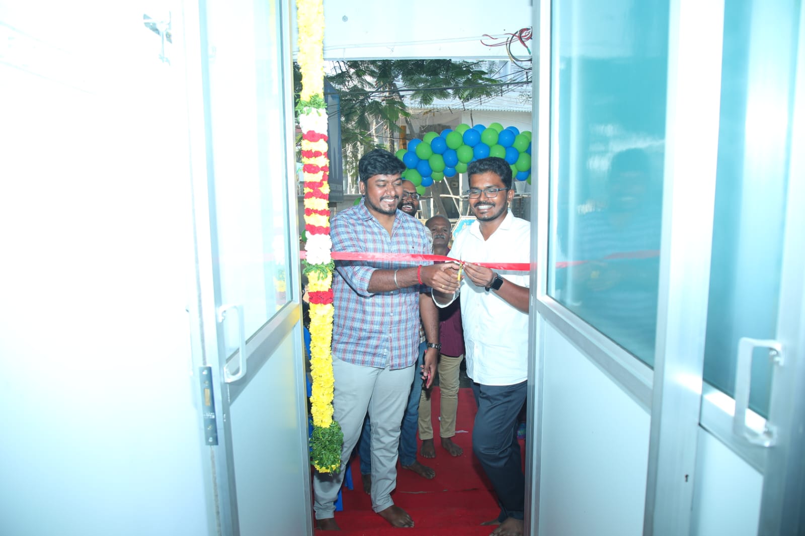 Chief guest inaugurating the clinic